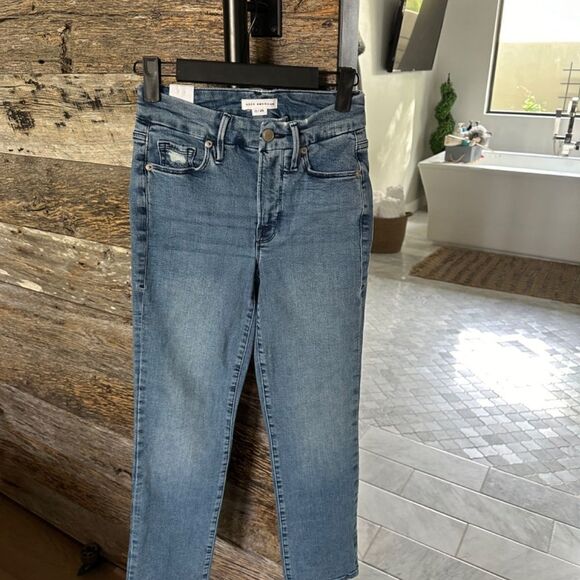 Good American Good Straight With Split Back Pockets in Indigo127 - Picture 3 of 10